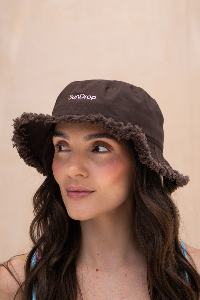 BUCKET HAT CAFE